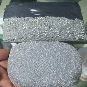 մĥ